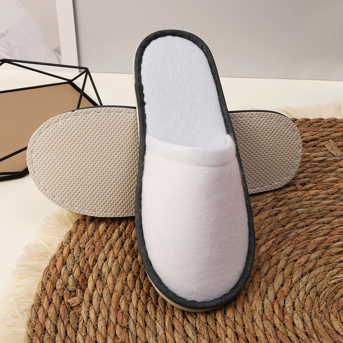 Disposable Slippers for Hotels, All-Season General Household Use for Entertaining Guests, 6mm Thick Beauty Salon Travel Slippers